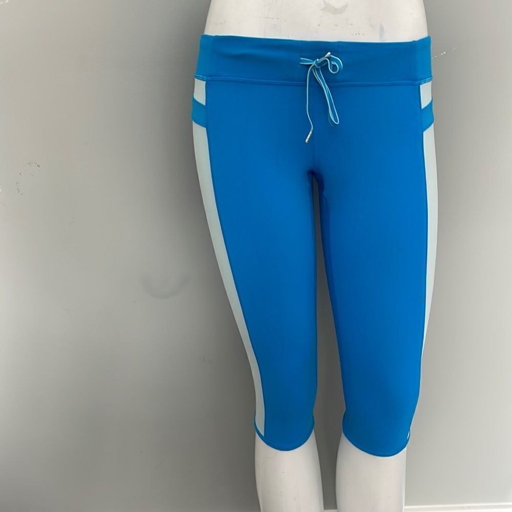 Lululemon size 8 capris